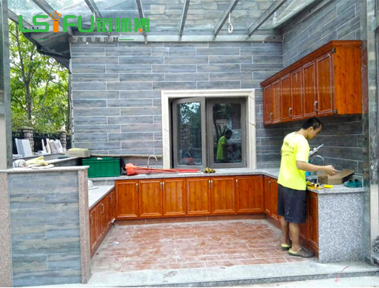 鋁師傅全鋁家具整體櫥柜定制安裝現(xiàn)場(chǎng)實(shí)拍圖