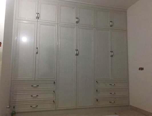 鋁師傅臥室間整體全鋁衣柜裝修效果圖