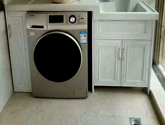 鋁師傅陽(yáng)臺(tái)全鋁洗衣機(jī)浴室柜裝修效果圖